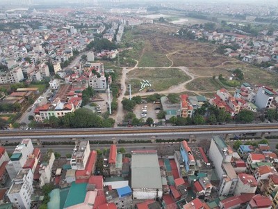 Cần bán gấp nhà  lê hồng phong - mặt phố- kinh doanh - vỉa hè đá bóng - 2 mặt tiền trước sau - cạnh 2