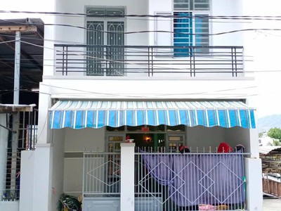 Bán nhà 2 tầng cách đường ngô đến 300m, cách đường 2/4 1km, diện tích 50 m2 giấy tờ tay có phường 0