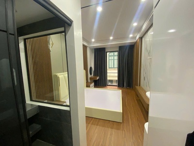 Bán nhà nguyễn văn cừ 38m 6 tầng thang máy gara ô tô giá 12.8 tỷ 1