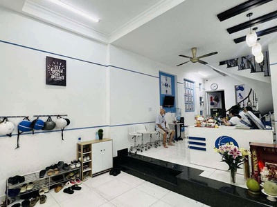 Nhà hơn 60m2 - quận 1 - cống quỳnh - sát mặt tiền - 5pn, 5wc chỉ nhinh 19ty 0