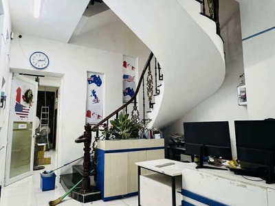 Nhà hơn 60m2 - quận 1 - cống quỳnh - sát mặt tiền - 5pn, 5wc chỉ nhinh 19ty 1