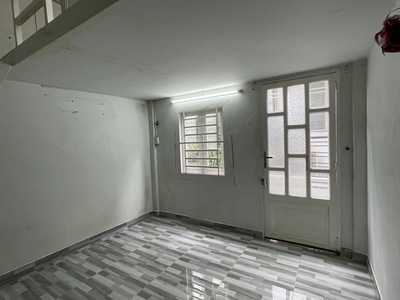 Bán nhà 2 tầng, gần lũy bán bích, hoàng xuân nhị, đầm sen, trung tâm tân phú chỉ hơn 2 tỷ 1