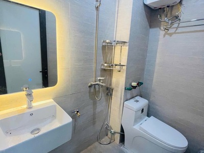 Bán căn ccmn 60m, 10 phòng khép kín full đồ, thang máy êm ru, dòng tiền ổn định, vài bước ra phố, 2