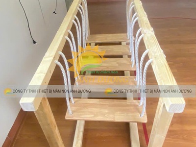 Cầu thăng bằng dao động, thang thăng bằng mầm non 1