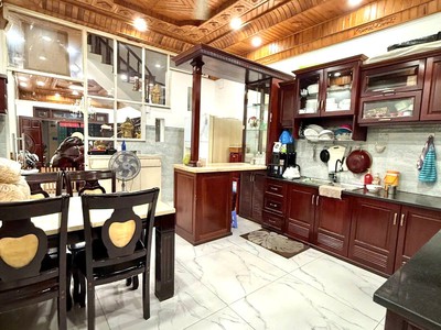 Ngộp bank  bán gấp 59m  4 tầng/3pn ô tô đỗ cửa   nguyễn kiệm gần cv gia định 1