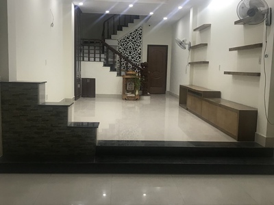 Cho thuê mặt bằng tầng trệt MT Trần Bá Giao 2