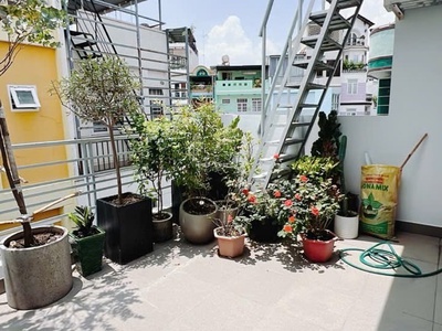 Nhà mặt tiền đường số- 2 ô tô tránh nhau- thuộc trung tâm quận- khu dân trí cao -thông ra vĩnh hội, 1