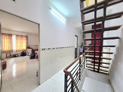 Nhà ngang bề thế - nở hậu tài lộc- thíc hợp cho gia đình 2 thế hệ-  kế bên khu ẫm thực vĩnh khánh- 4