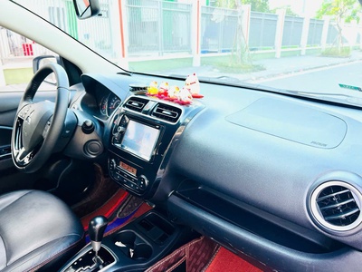 Cần bán xe Attrage2019 nhập Thái số tự động bản premium 4