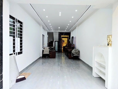 Bán nhà cổ linh 47m 6 tầng thang máy lô góc 2 mặt ngõ gara ô tô giá 12.8 tỷ 0
