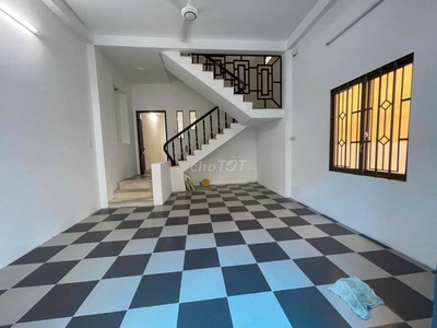 Bán nhà 1 trệt 2 lầu 1 sân thượng số 12 Đồng Nai P2 Q Tân Bình 2