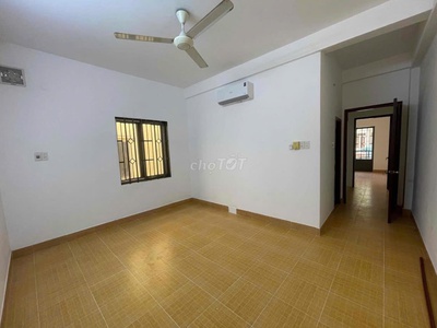 Bán nhà 1 trệt 2 lầu 1 sân thượng số 12 Đồng Nai P2 Q Tân Bình 5