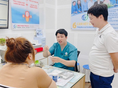 Khi phiên dịch viên bị nghe kém 0