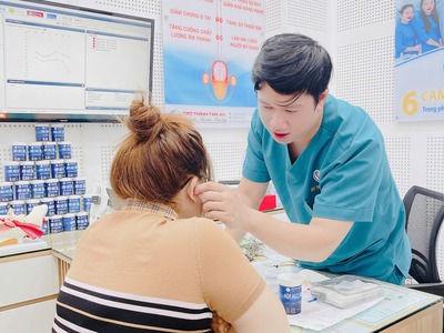 Khi phiên dịch viên bị nghe kém 1