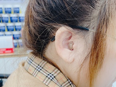 Khi phiên dịch viên bị nghe kém 3