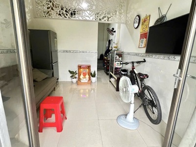 Gần chợ bà chiểu, bv gia định nhà trệt 2 lầu sân thượng hẻm thông chỉ 5ty3 0
