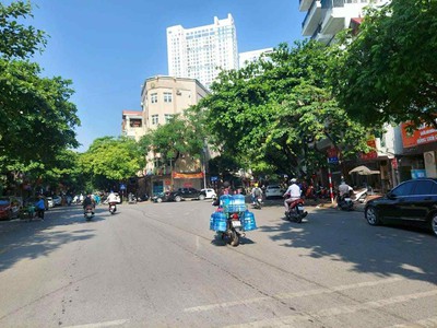 Bán nhà mặt phố ngọc lâm, 275m, mặt tiền 7m, gần ca phường, cách cầu chương dương 300m 0