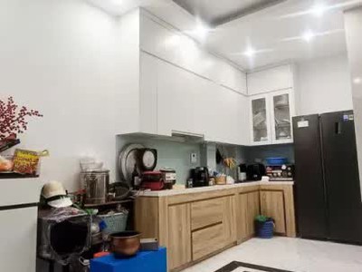 Vị trí trung tâm  nhà đẹp ở luôn  5 tầng thang máy  giá 9x tỷ 2