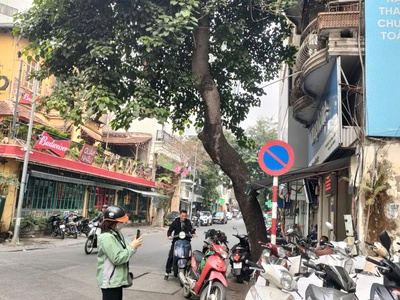 Cơ hội ngàn năm có một bạch đằng 100m, 4 tầng, mặt tiền 3.3m, 8.35 tỷ hai bà trưng. 0