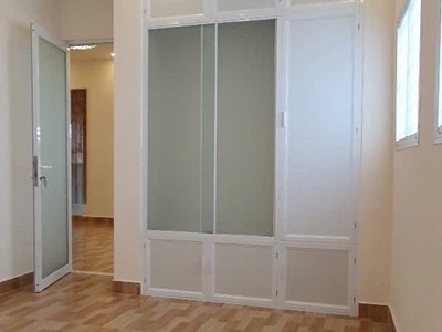 Bán căn hộ chung cư  p.2 q.5 - 74m2 có 3 pn có sổ có thang chỉ 4ty7 0