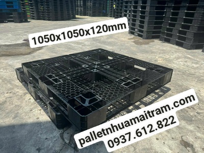 Thanh lý pallet nhựa 1050x1050x120mm giá rẻ cạnh tranh 1