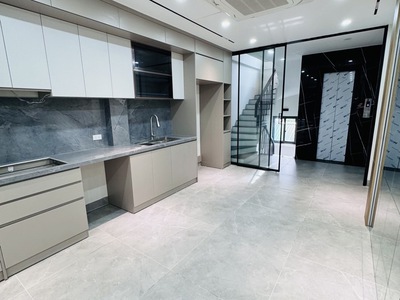 Nhà mới gia quất 6 tầng - gara ô tô thang máy - vừa ở vừa kinh doanh - chỉ 12.2 tỷ 0