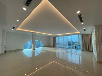 Bán toà nhà văn phòng mặt phố ngọc thuỵ 240m x 8tầng, mặt tiền 9m, thông sàn kinh doanh 4