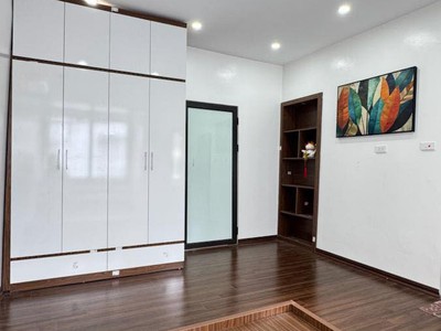 Tập thể cực đẹp nguyễn chí thanh 75m, 3pn full nội thất, hơn 5 tỷ 1