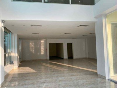 Bán toà nhà văn phòng mặt phố ngọc thuỵ 240m x 8tầng, mặt tiền 9m, thông sàn kinh doanh 1