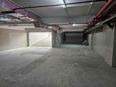 Bán toà nhà văn phòng mặt phố ngọc thuỵ 240m x 8tầng, mặt tiền 9m, thông sàn kinh doanh 2