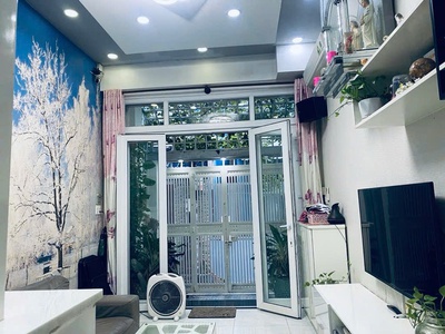 Nhà bán ngay trung tâm quận- cách vài bước ra mặt tiền tôn thất thuyêt- khu dân cư hiện hữu- thông 2