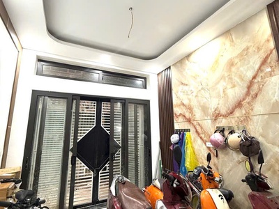 Hàng hiếm nhà tây hồ võng thị 25m, 5 tầng, đầy đủ công năng, nhà dây xây chắc chắn, view hồ tây, 0