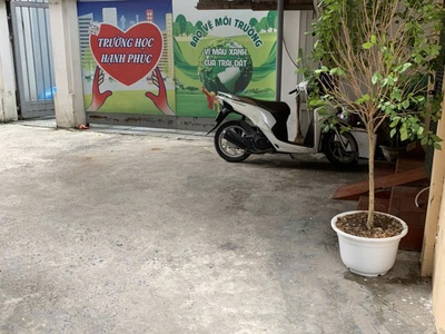 Cho thuê lâu dài nhà 3,5 tầng, ngõ 128c đại la gần trường tiểu học đồng tâm, ô tô đỗ cửa 0
