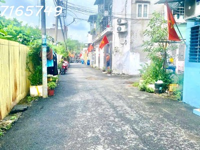 Bán nhà quận 9 - 50m ra nguyễn văn tăng - 10p ra ngã tư thủ đức mặt tiền hẻm 1 trục oto né nhau 0