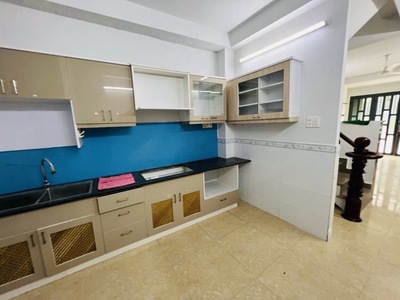 NHÀ HOT CỠ PHIM MƯA ĐỎ - ngay phố ẩm thực Bàn Cờ, 40m2, 3 tầng 4 phòng - 6 tỷ  phẩy nhẹ 4
