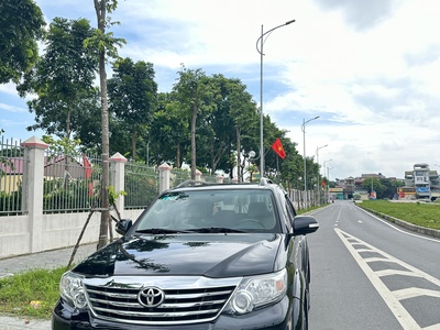 Toyota Fortuner 2015  màu Đen 2.7V 4x2 0
