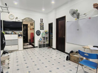 Bán chung cư cách mạng tháng 8, 54m2, ngay mặt tiền trương chinh, tân bình, chỉ hơn 2 tỷ 1