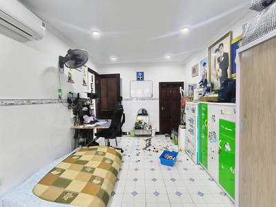 Bán chung cư cách mạng tháng 8, 54m2, ngay mặt tiền trương chinh, tân bình, chỉ hơn 2 tỷ 4