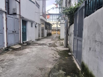 Bán đất ngõ 640 nguyễn văn cừ. 70m nở hậu oto tải vào đất. hơn 13 tỷ còn tl 0