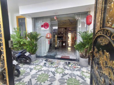 Chính chủ bán nhà 3 tầng kiên cố, rộng rãi   vị trí đẹp đường huỳnh tấn phát, quận 7 0