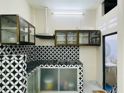 Nhà đẹp lạc long quân nhỉnh 4 tỷ 1