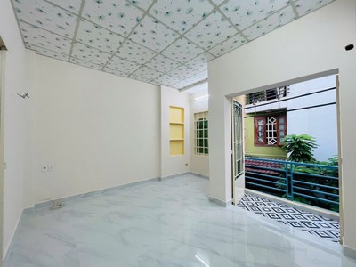 Nhà đẹp lạc long quân nhỉnh 4 tỷ 3