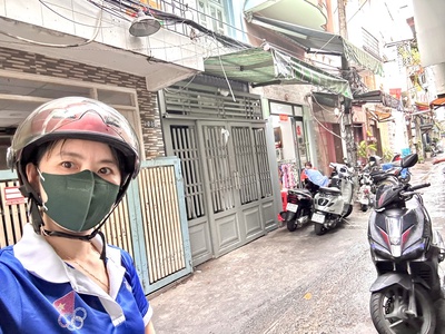  bán nhà q4 gần khu trung tâm hc-  kế bên trường đh nguyễn tất thành- đường đoàn văn bơ ra hoàng 2