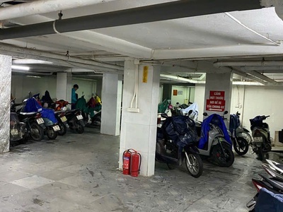 Em có căn chung cư 37m, 2 ngủ, 1 bếp, vệ sinh,  thang máy vù vù  ban công thoáng  full đồ 3