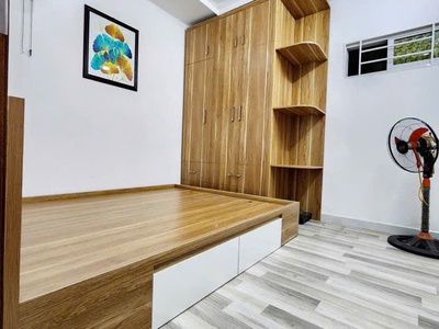 Em có căn chung cư 37m, 2 ngủ, 1 bếp, vệ sinh,  thang máy vù vù  ban công thoáng  full đồ 1