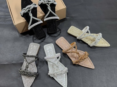 Dép Lê Quốc Định   Đơn Giản, Tiện Lợi, Phong Cách 3