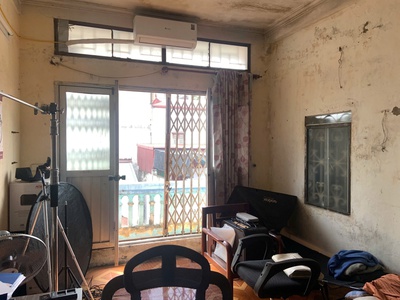 Bán nhà 4 tầng tại ngõ đội cấn, lô góc, đang cho thuê văn phòng công ty luật 0
