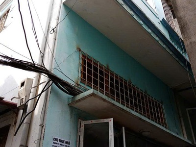 Bán nhà 4 tầng tại ngõ đội cấn, lô góc, đang cho thuê văn phòng công ty luật 4