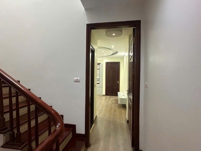 Bán nhà ngọc thụy 33m 5 tầng sát chân cầu long biên hơn 8 tỷ 1