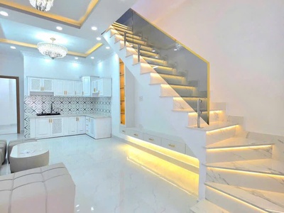 Nhà đẹp   1 lầu   4 tỷ 790   xe hơi  tới nhà   kế quận 7 1